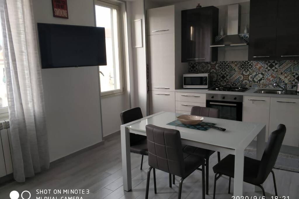 Home Sweet Home Appartamento Ricco Di Comfort باليرمو المظهر الخارجي الصورة